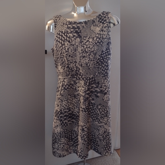 Latin Quarter dress ptp 21" - Picture 1 of 7